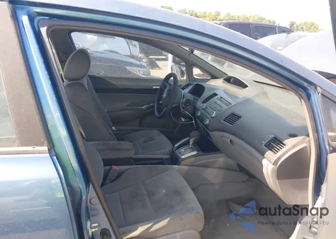 2008 Honda Civic Lx z USA, uszkodzony, nr VIN 1HGFA16528L077304